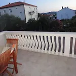 A&a شقة