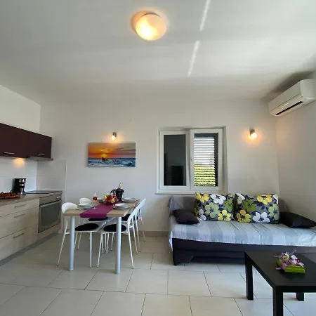 Apartment A&a