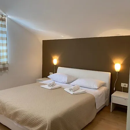 Apartment A&a *