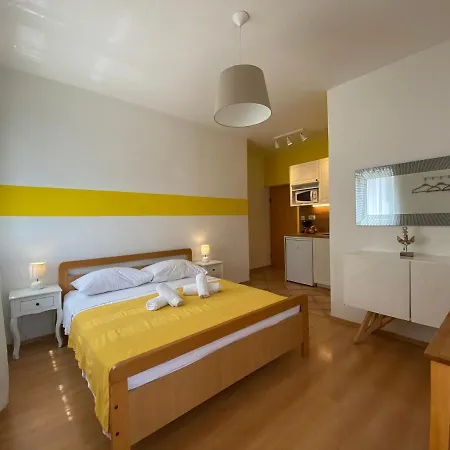 Apartment A&a