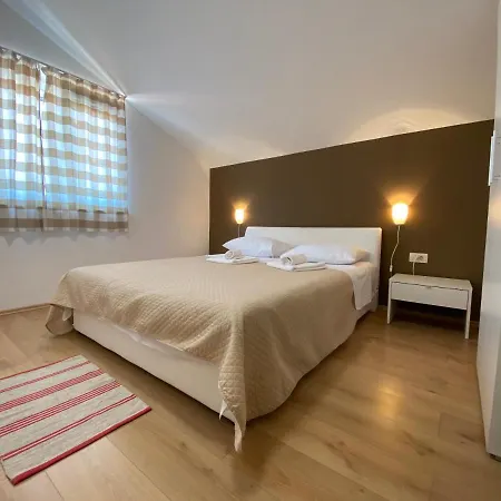 A&a Lägenhet Biograd Na Moru