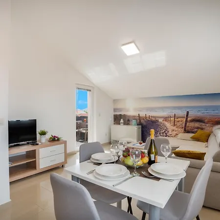 A&a * Biograd Na Moru