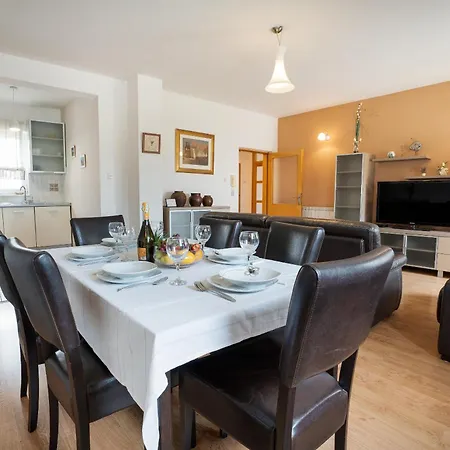 Apartment A&a