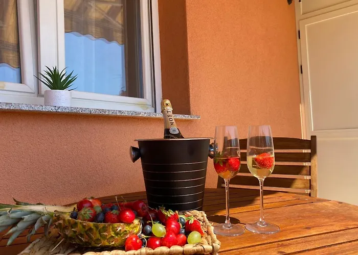 A&a * Biograd Na Moru