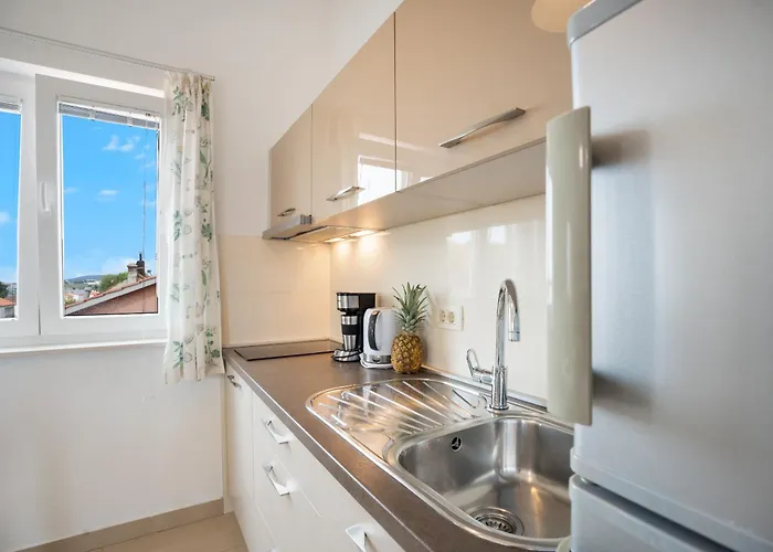 A&a * Biograd Na Moru