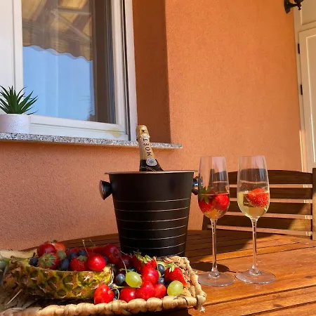 A&a * ביוגראד נה מורו