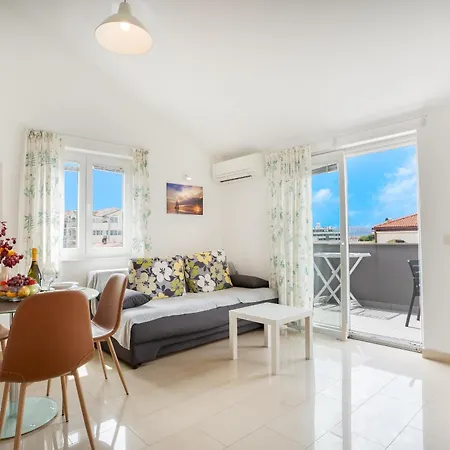 A&a * ביוגראד נה מורו