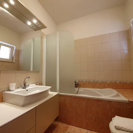 A&a ביוגראד נה מורו